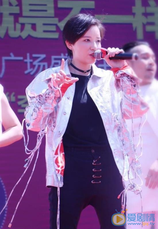 李斯丹妮演唱会 李斯丹妮高清写真_李斯丹妮高清剧照