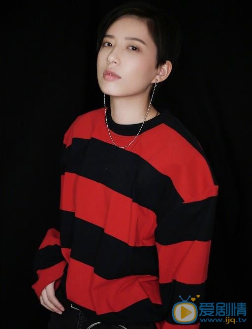 李斯丹妮帅气写真 李斯丹妮高清写真_李斯丹妮高清剧照