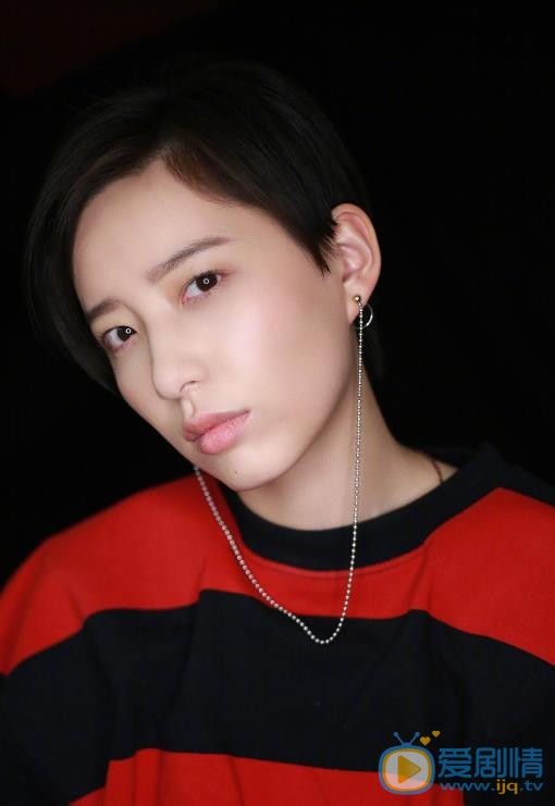 李斯丹妮帅气写真 李斯丹妮高清写真_李斯丹妮高清剧照