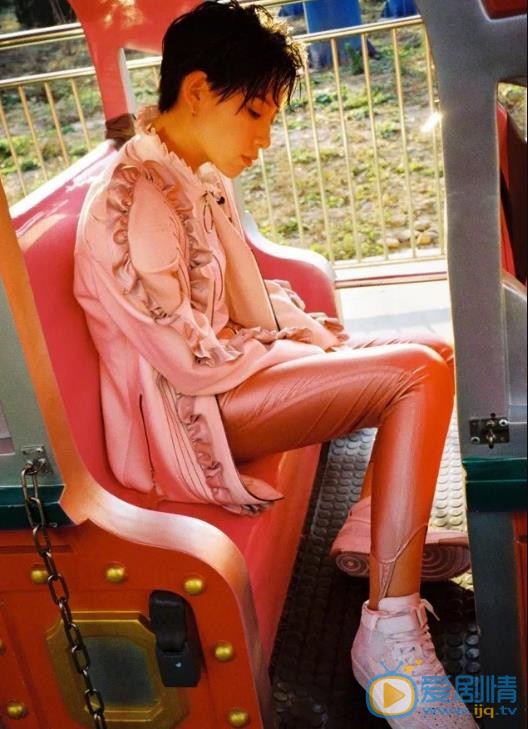 李斯丹妮街拍大片 李斯丹妮高清写真_李斯丹妮高清剧照