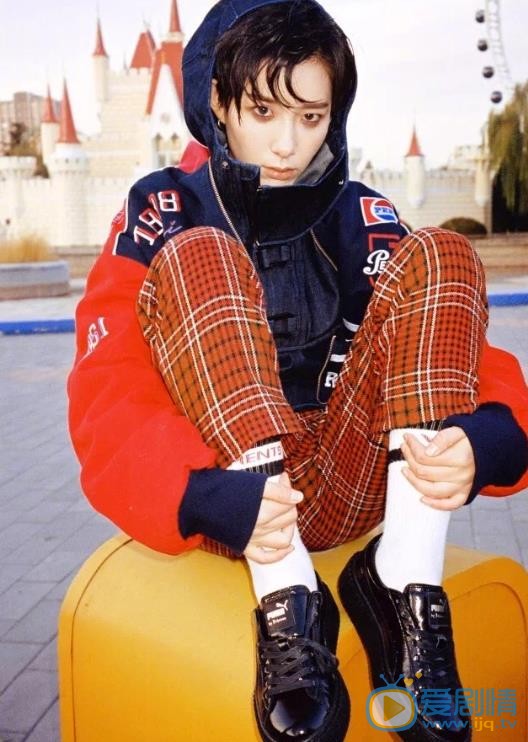 李斯丹妮街拍大片 李斯丹妮高清写真_李斯丹妮高清剧照