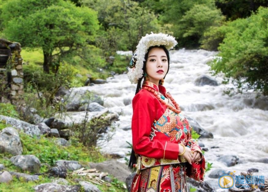 阿兰民族服装写真 阿兰高清写真_阿兰高清剧照