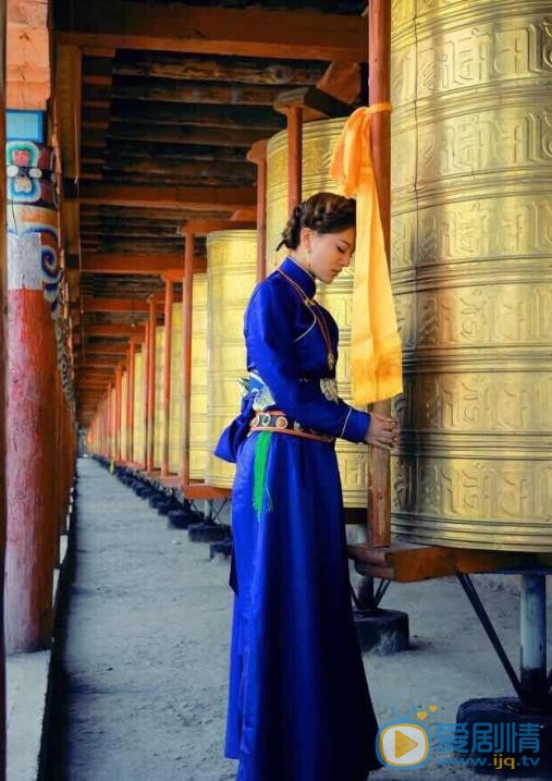 阿兰民族服装写真 阿兰高清写真_阿兰高清剧照