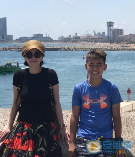 王琳家人照 王琳高清写真_王琳高清剧照