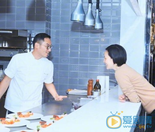 王琳与人合照 王琳高清写真_王琳高清剧照