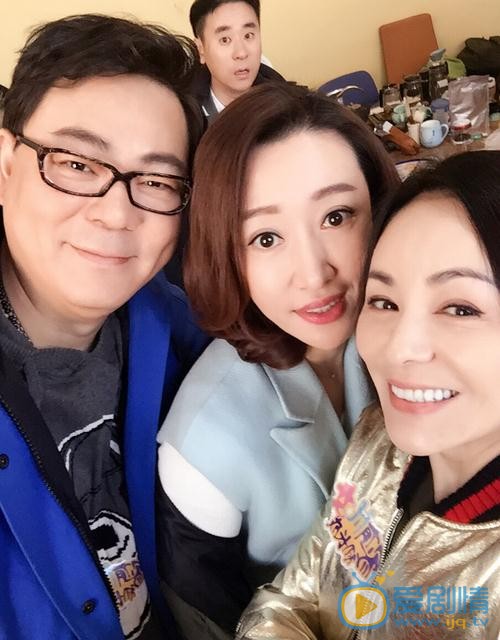 王琳与人合照 王琳高清写真_王琳高清剧照