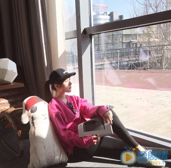 杨欣颖街拍写真 杨欣颖高清写真_杨欣颖高清剧照
