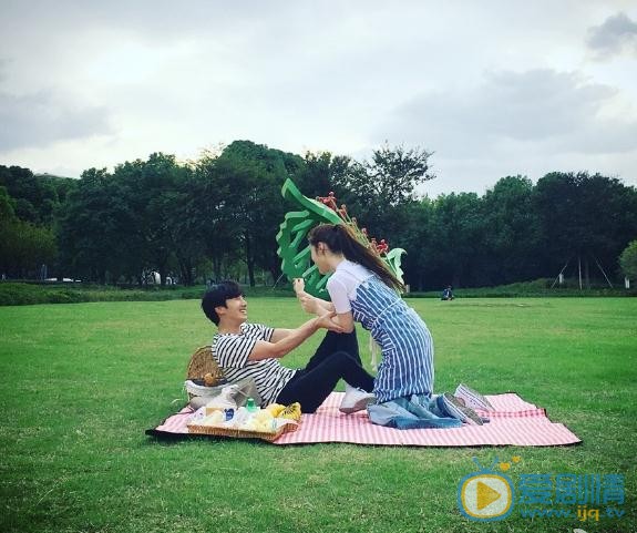 杨欣颖街拍写真 杨欣颖高清写真_杨欣颖高清剧照