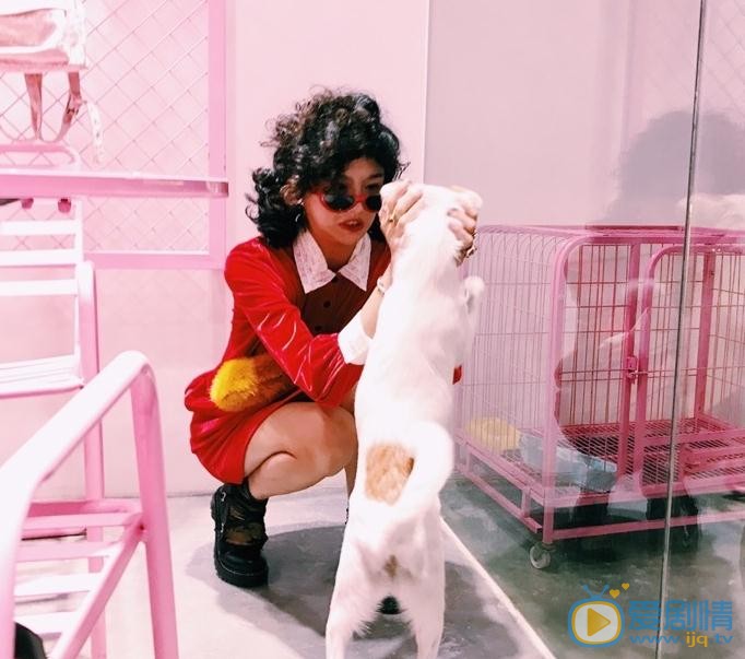 潘美烨红色写真 潘美烨高清写真_潘美烨高清剧照