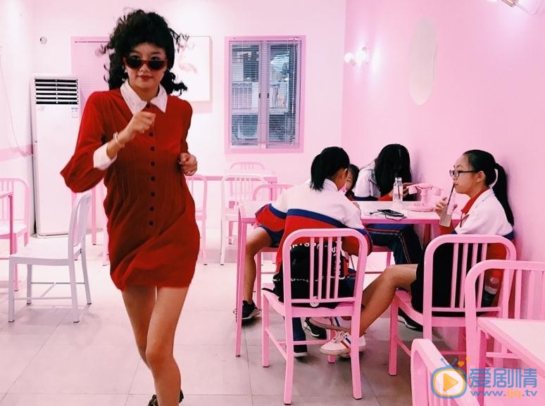 潘美烨红色写真 潘美烨高清写真_潘美烨高清剧照