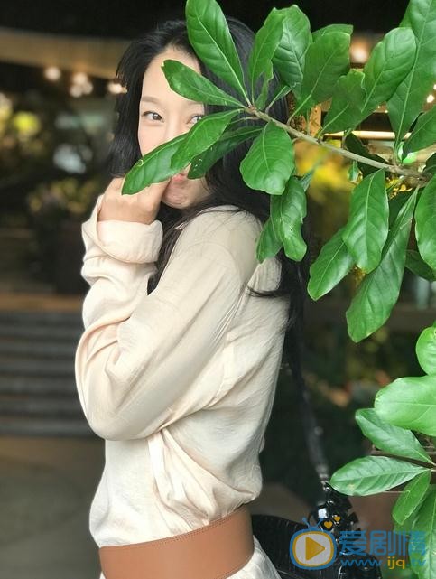 余思潞街拍写真 余思潞高清写真_余思潞高清剧照