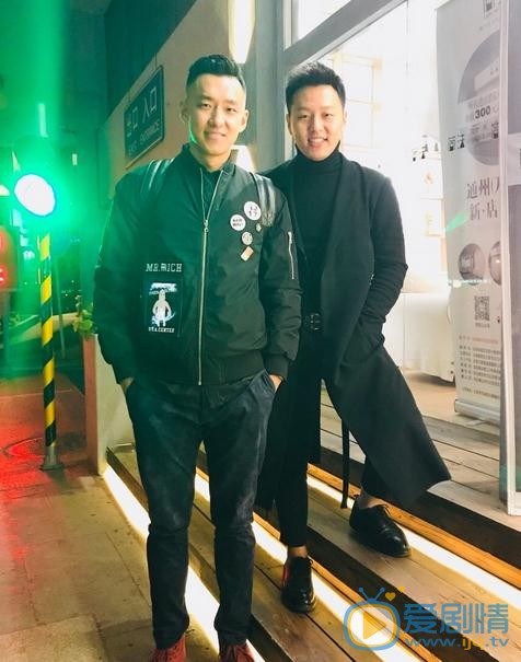 杜维瀚与人合照 杜维瀚高清写真_杜维瀚高清剧照