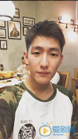 张皓伦街拍写真 张皓伦高清写真_张皓伦高清剧照