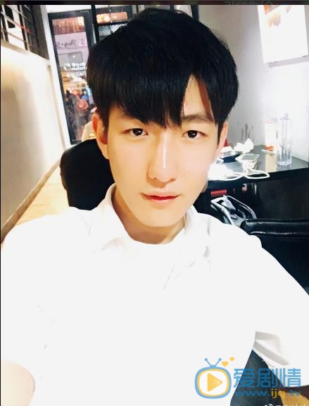 张皓伦生活照写真 张皓伦高清写真_张皓伦高清剧照