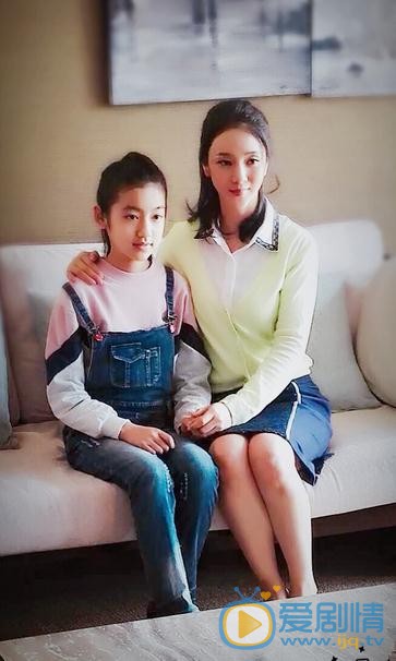 黄婧纯与人合照 黄婧纯高清写真_黄婧纯高清剧照