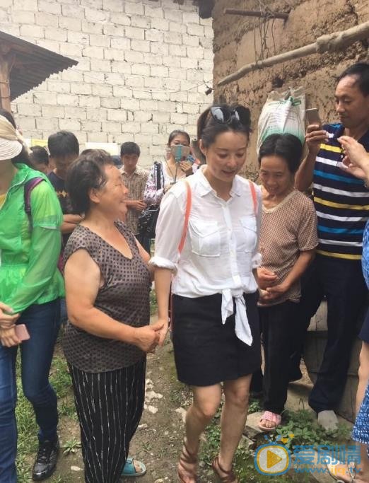 袁立公益慈善活动 袁立高清写真_袁立高清剧照