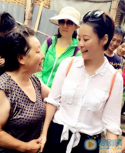 袁立公益慈善活动 袁立慈善活动照