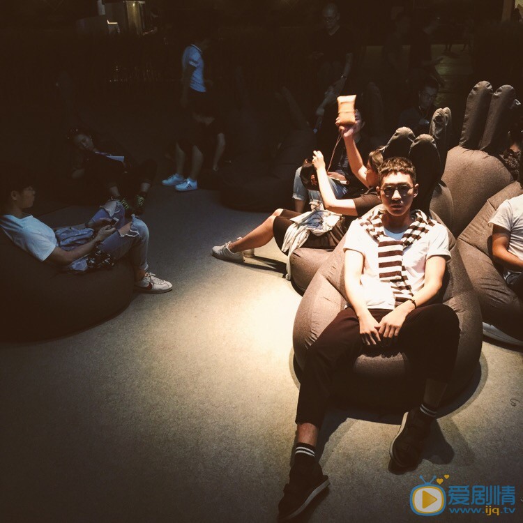 黄世超参加活动写真 黄世超高清写真_黄世超高清剧照