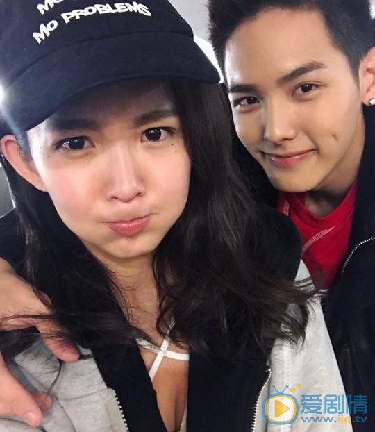 郭书瑶与人合照 郭书瑶高清写真_郭书瑶高清剧照
