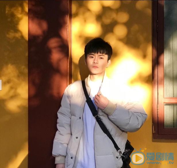 王艺霖街拍写真 王艺霖高清写真_王艺霖高清剧照
