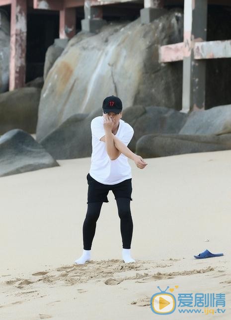 范明《我们十七岁》节目照 范明高清写真_范明高清剧照