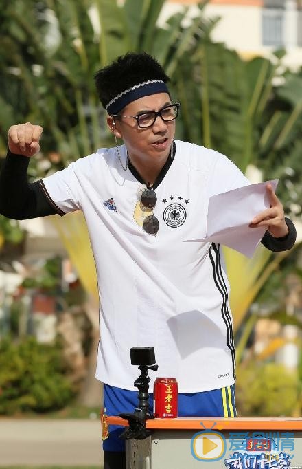 范明《我们十七岁》节目照 范明高清写真_范明高清剧照