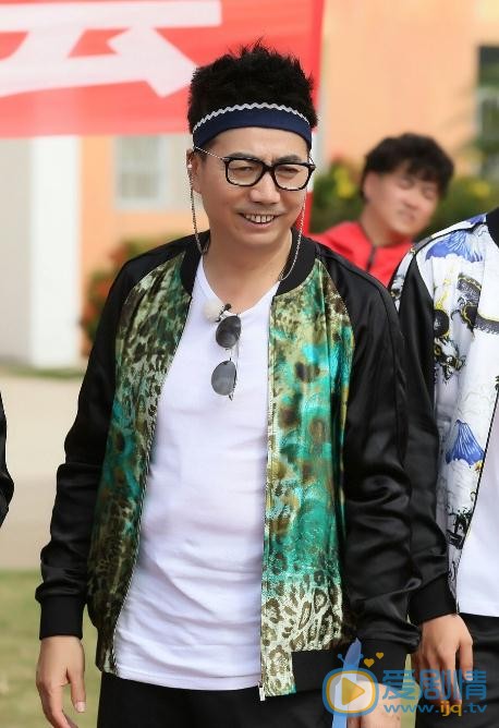 范明《我们十七岁》节目照 范明高清写真_范明高清剧照