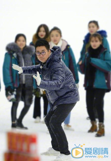 范明《我们十七岁》节目照 范明高清写真_范明高清剧照