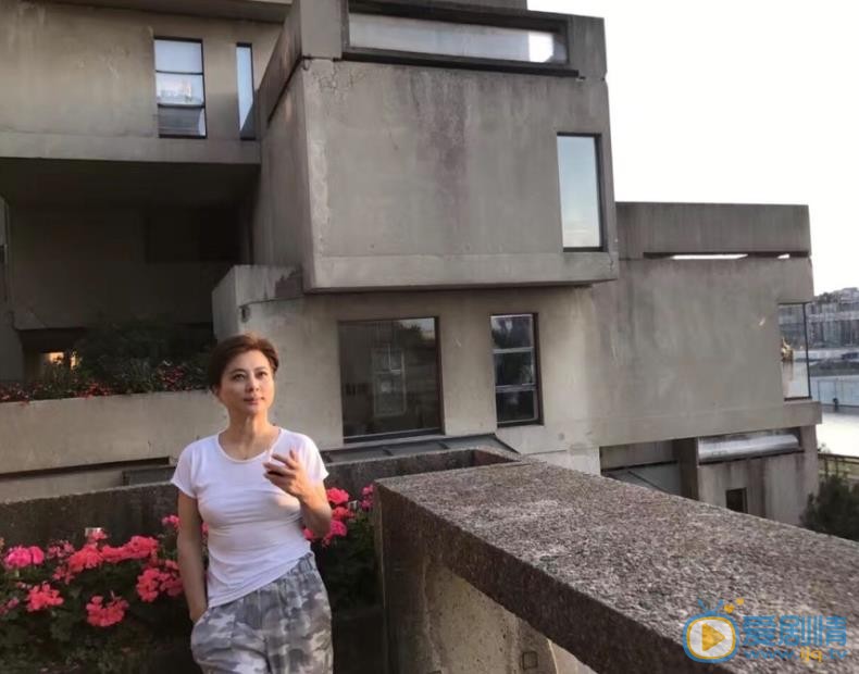 李玲玉随性街拍 李玲玉高清写真_李玲玉高清剧照