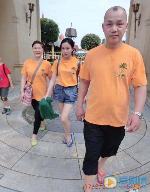 黄龄全家福 黄龄高清写真_黄龄高清剧照