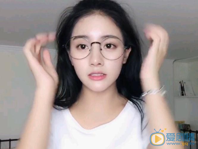 朱丽岚生活照 朱丽岚高清写真_朱丽岚高清剧照