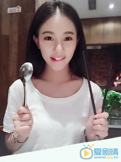 朱丽岚生活照 朱丽岚高清写真_朱丽岚高清剧照