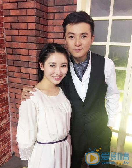 古筝与人合照 古筝高清写真_古筝高清剧照