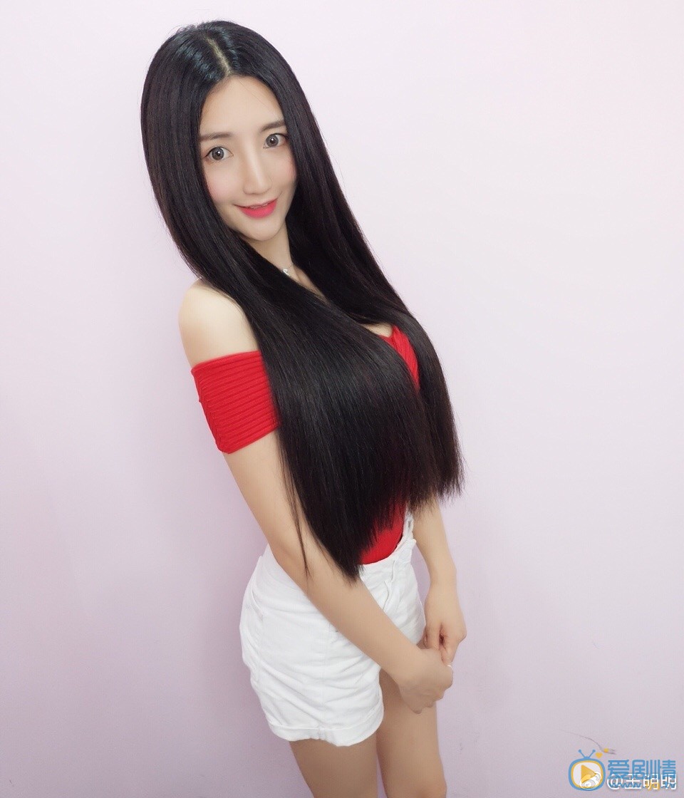 王明明街拍照写真 王明明高清写真_王明明高清剧照