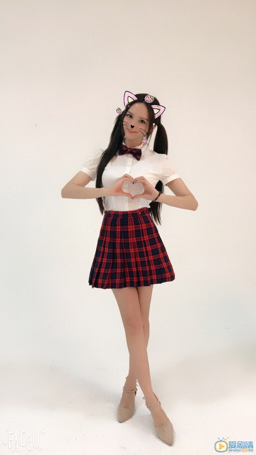 王明明街拍照写真 王明明高清写真_王明明高清剧照