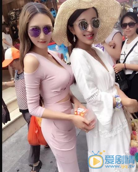 王明明参加活动写真 王明明高清写真_王明明高清剧照