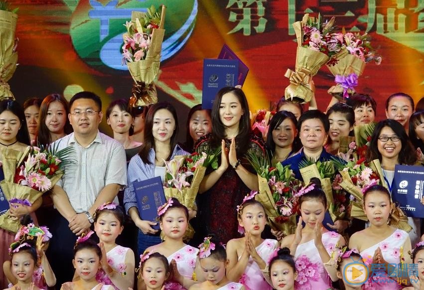 龙梅子活动照 龙梅子高清写真_龙梅子高清剧照