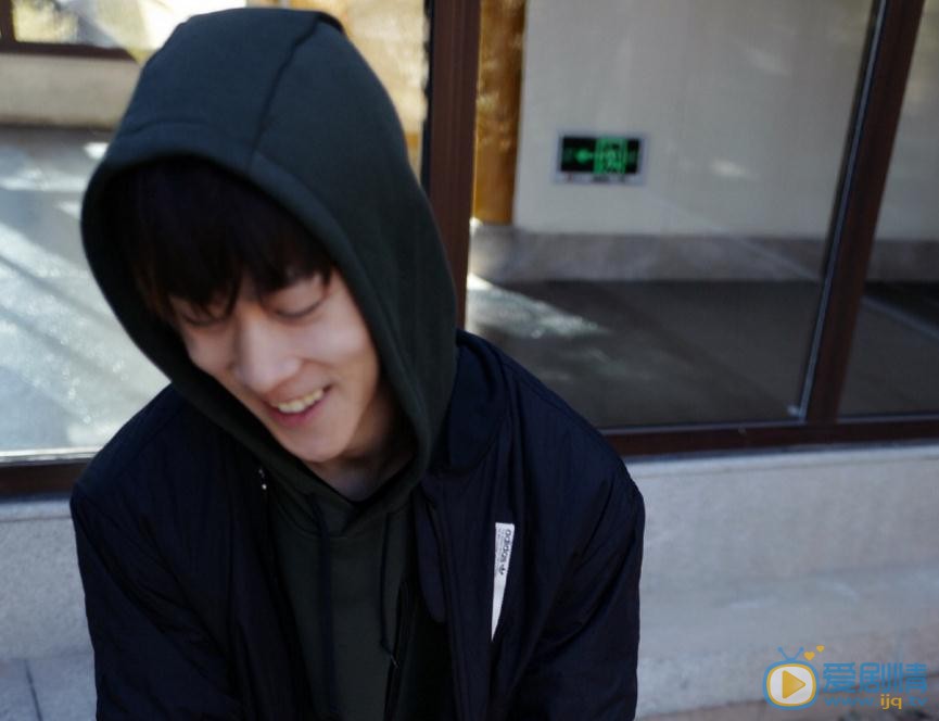 马伯骞街拍写真 马伯骞高清写真_马伯骞高清剧照