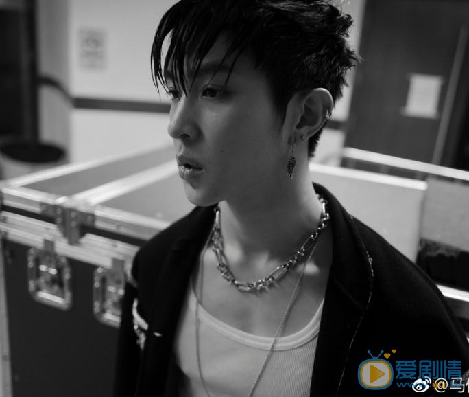 马伯骞街拍写真 马伯骞高清写真_马伯骞高清剧照