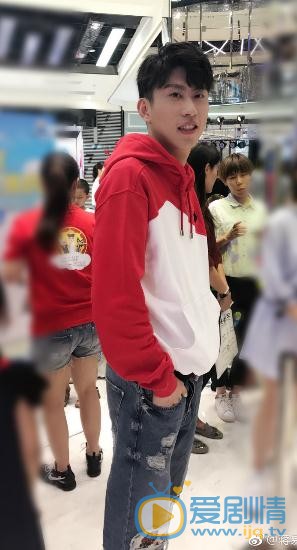 蒋易帅气写真 蒋易高清写真_蒋易高清剧照