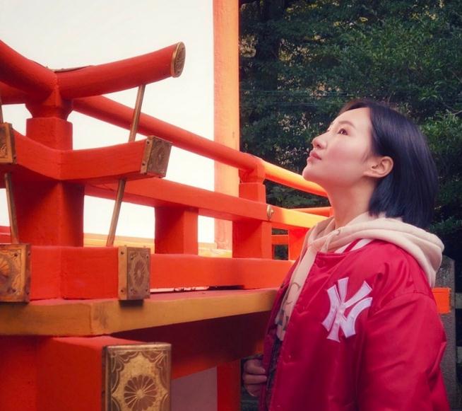 杨亭旅游照 杨亭高清写真_杨亭高清剧照