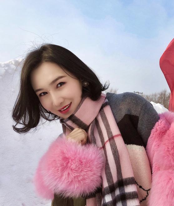 杨亭雪中照 杨亭高清写真_杨亭高清剧照