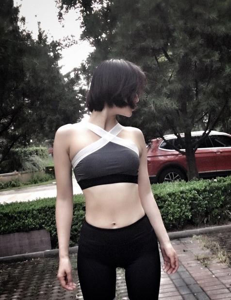 杨亭健身照 杨亭高清写真_杨亭高清剧照