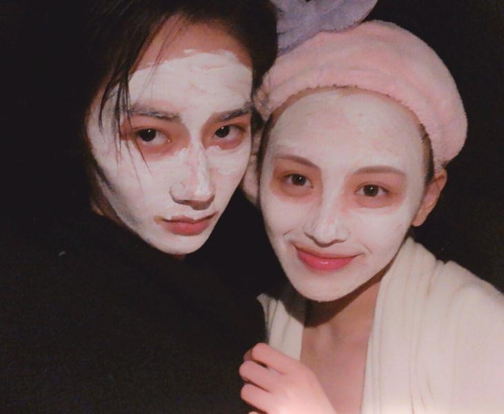 罗秋韵与人合照 罗秋韵高清写真_罗秋韵高清剧照