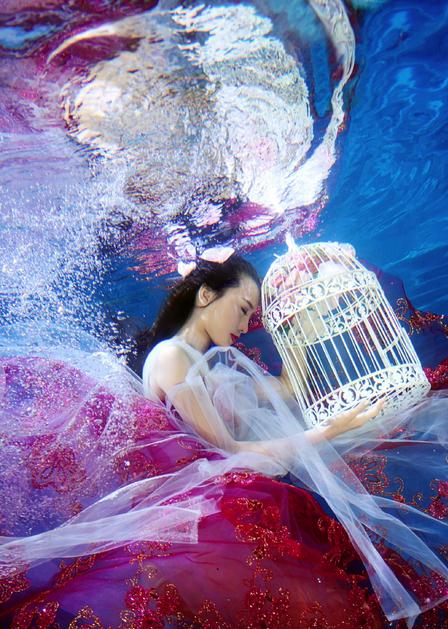 罗秋韵水中写真 罗秋韵高清写真_罗秋韵高清剧照