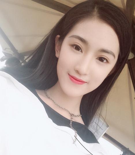 黄诗佳生活照 黄诗佳高清写真_黄诗佳高清剧照