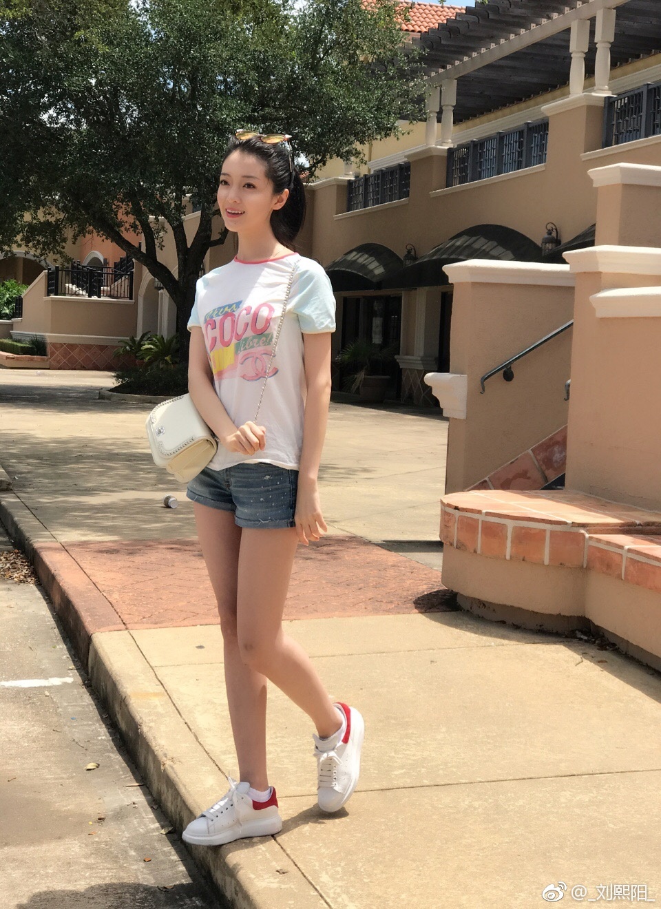 刘熙阳街拍写真 刘熙阳高清写真_刘熙阳高清剧照