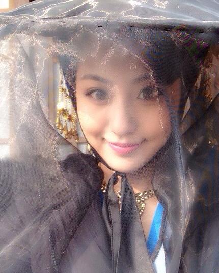 张馨心片场照 张馨心高清写真_张馨心高清剧照