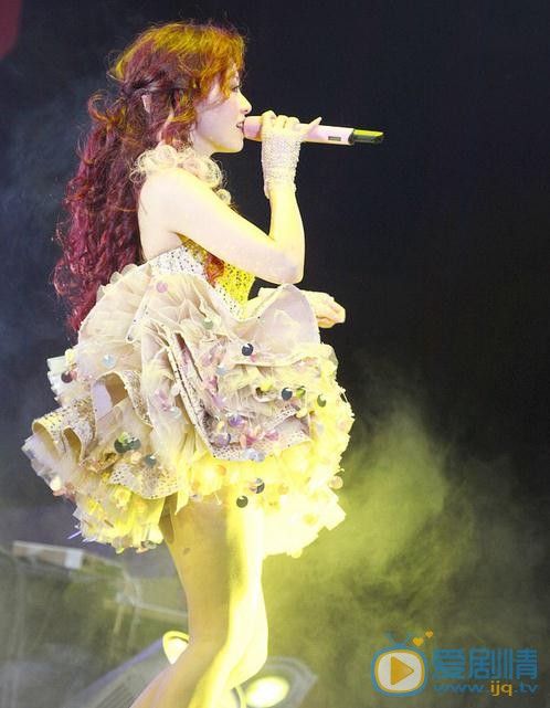 张靓颖世界巡回演唱会 张靓颖高清写真_张靓颖高清剧照