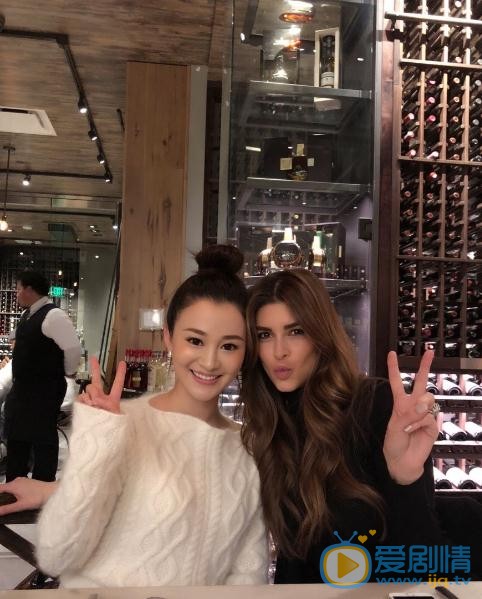 陈昱霖与人合照 陈昱霖高清写真_陈昱霖高清剧照